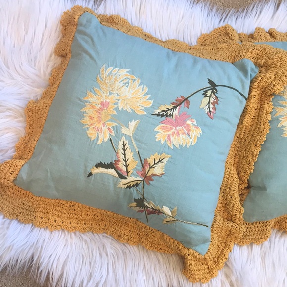 Anthropologie Other - Anthropologie floral embroidered pillows set of 2
